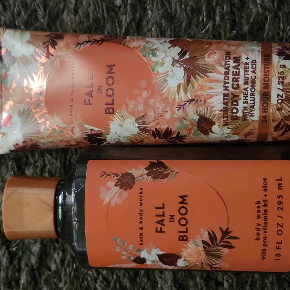 Bath & Body Works Fall in Bloom Body Wash and Lotion Set - Orange